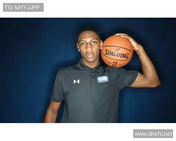 猛龙的赛后MVP项链越来越大了今日MVP巴雷特转起来 转起走! 猛龙的赛后MVP项链越来越大了今日MVP巴雷特转起来 转起走!