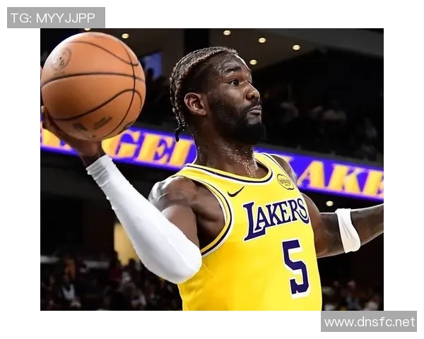 艾顿伤退湖人险胜爵士！三巨头合砍72分 超掘金升西二仅次雷